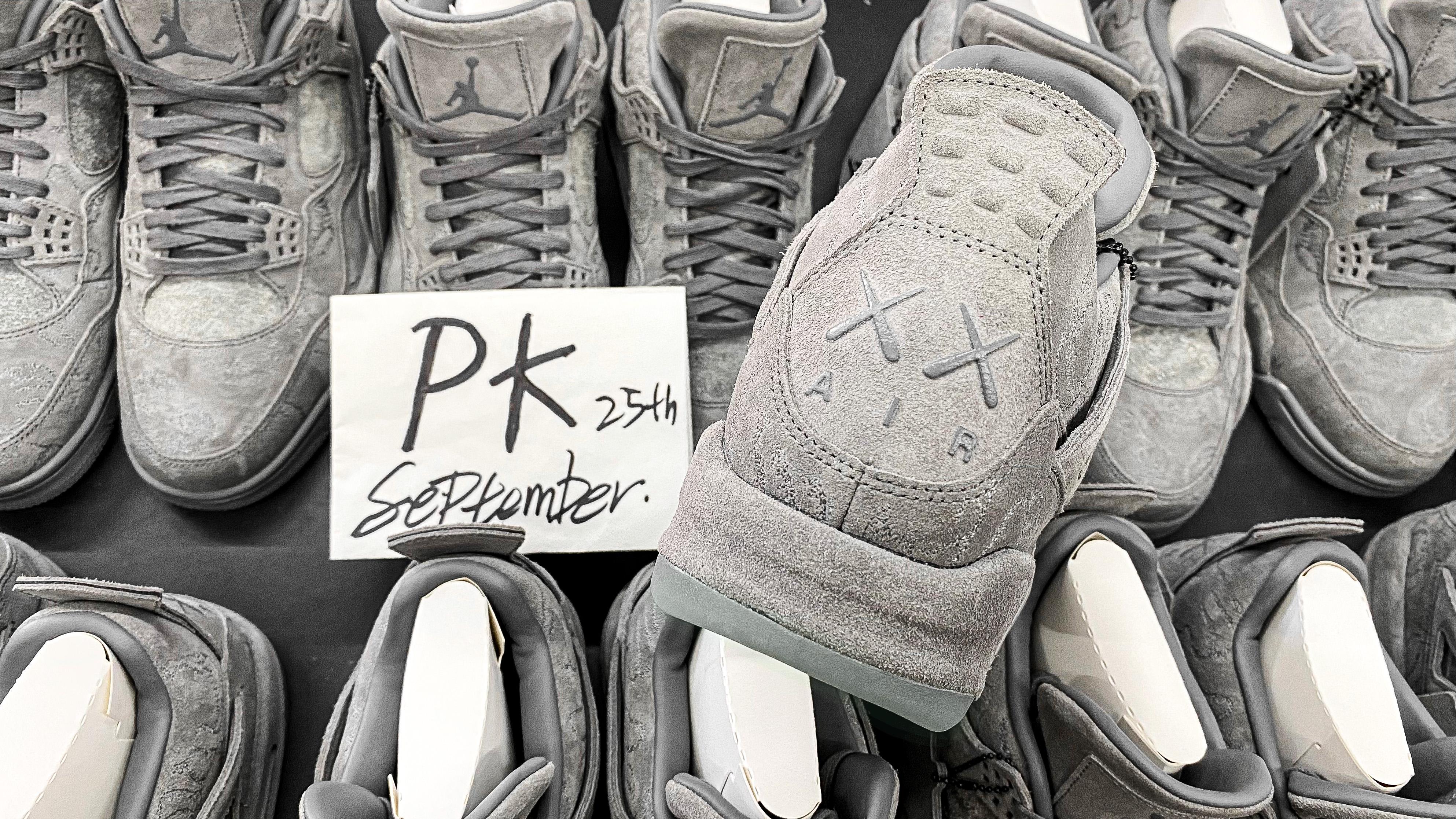 PK GOD Jordan 4 Retro Kaws RETAIL MATERIALS READY TO SHIP